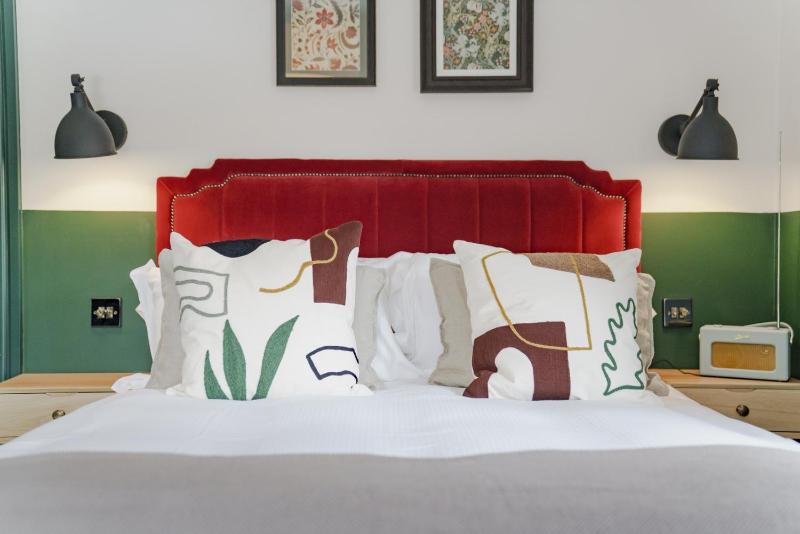 Double Room image 1