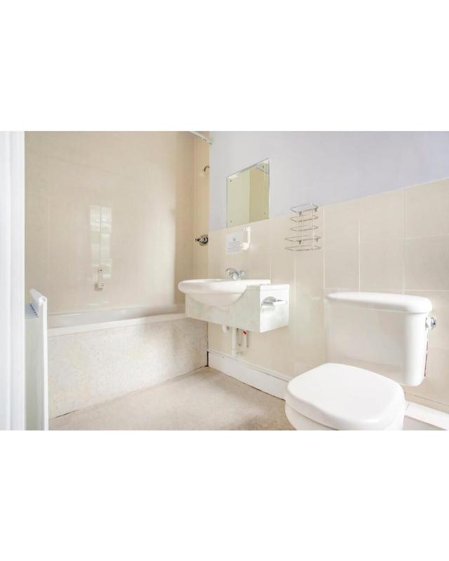 Quadruple Room image 3