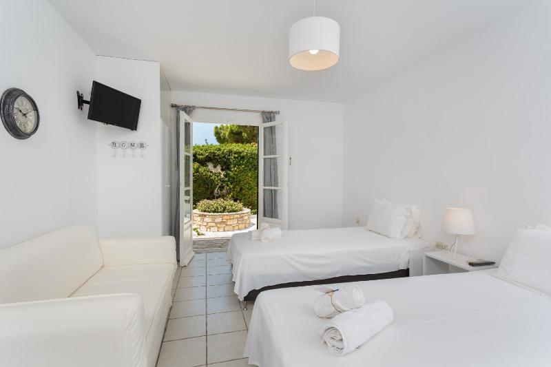 Tzane Studios & Apartments - Steps away from Golden Beach - image 28