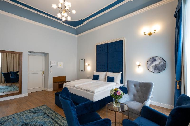 Hotel Garden Court - image 7