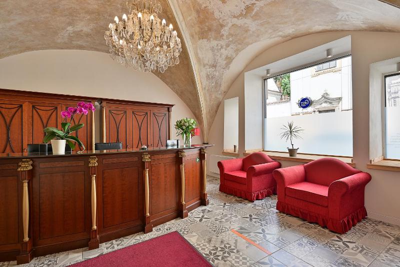 Hotel Garden Court - image 4