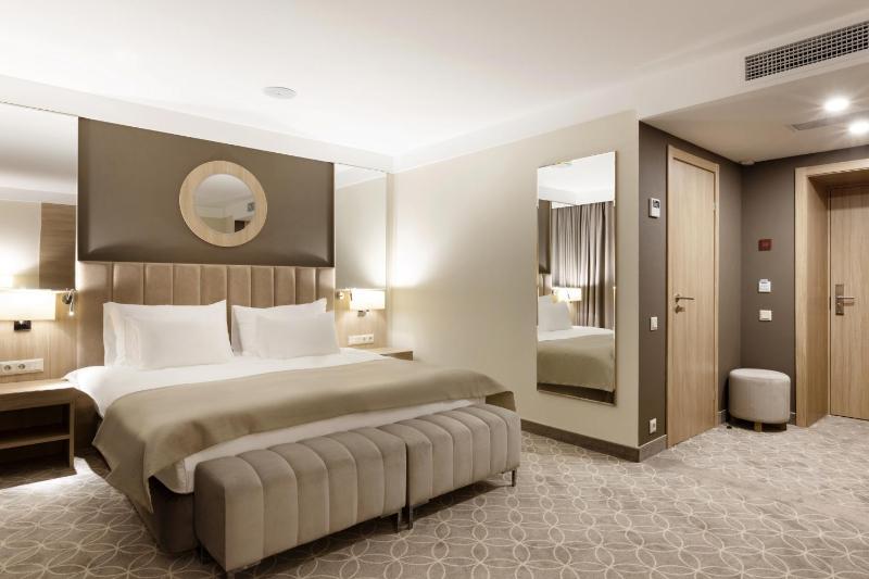 Deluxe Room image 1