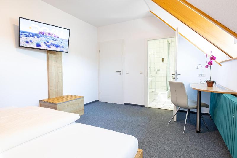 Comfort Single Room image 3