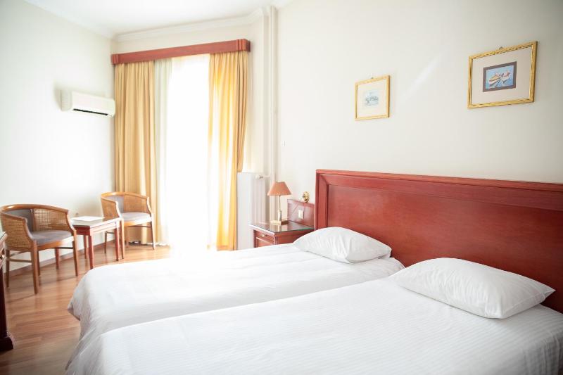 Single Room with Sea View image 1