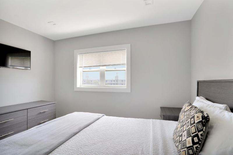 One-Bedroom Suite image 3