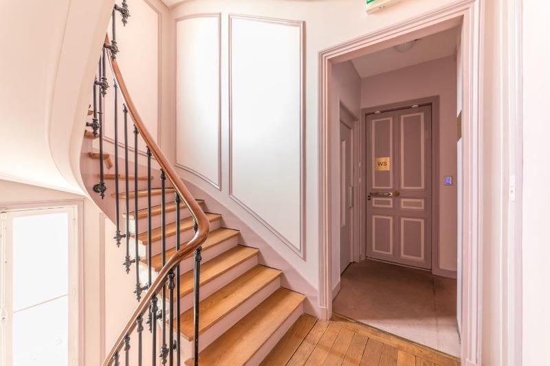 Two-Room Apartment image 2