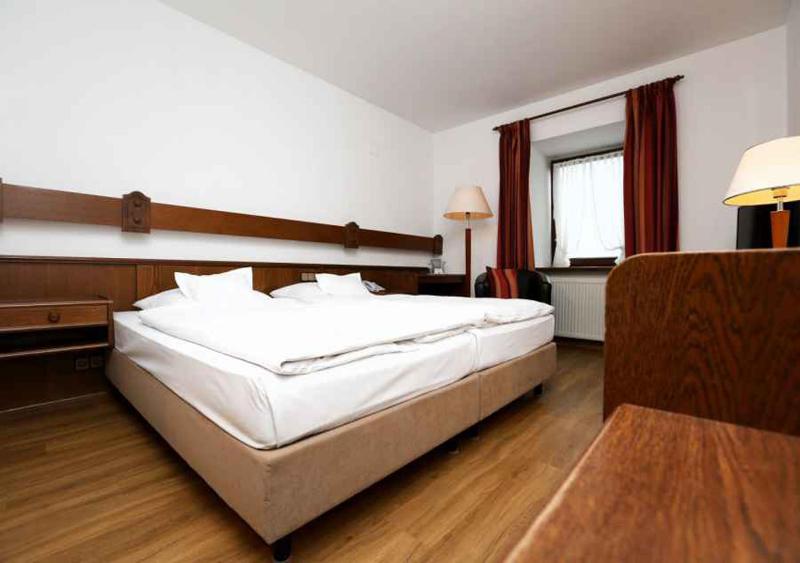 Standard Double Room image 4