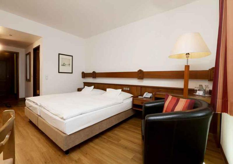 Standard Double Room image 3