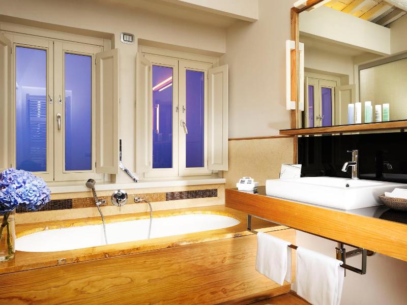 Suite image 3