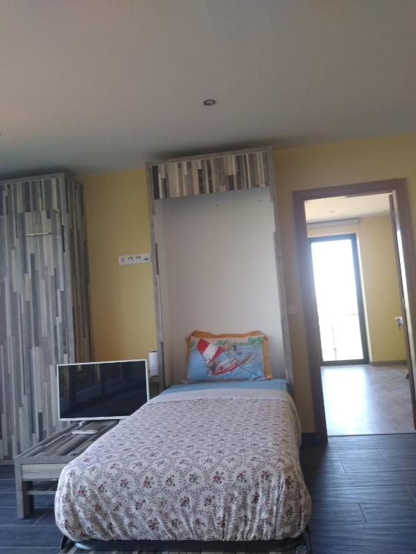 Apartment with Garden View image 4