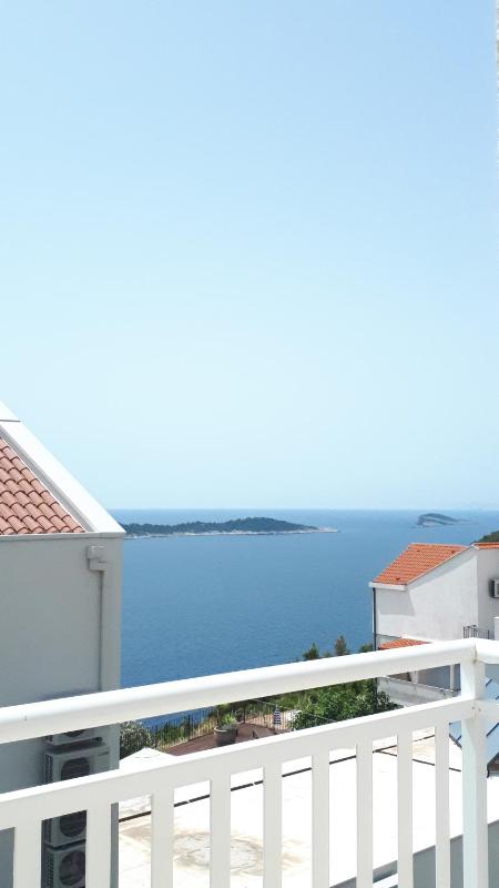 One-Bedroom Apartment with Two Balconies and Sea View 3 image 4