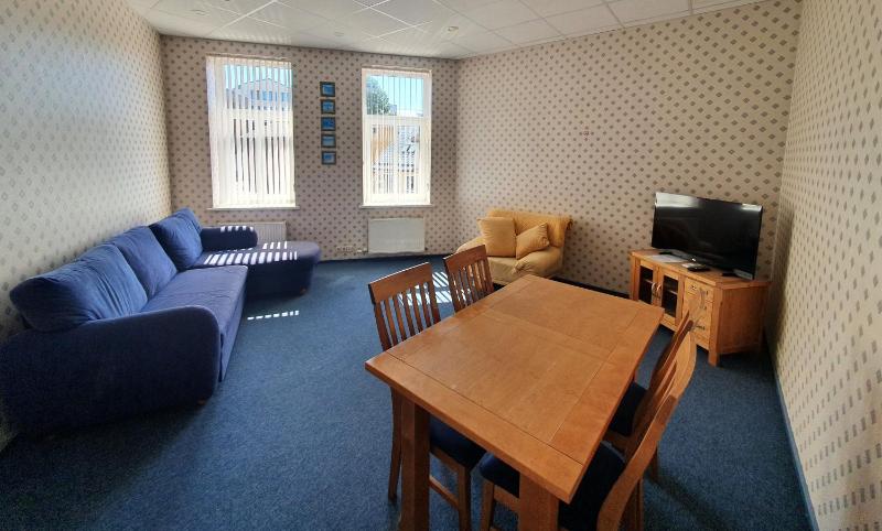 2-Room Family Apartment image 4