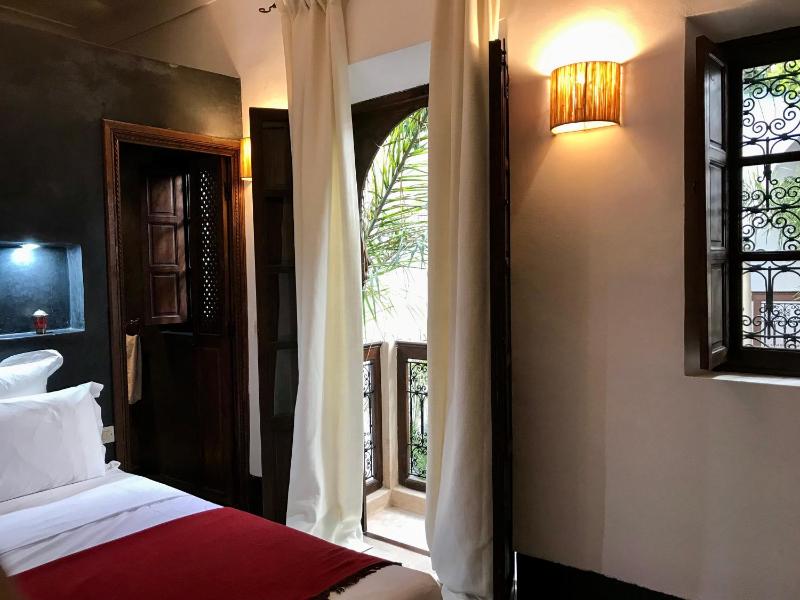 Carbone Double Room image 3