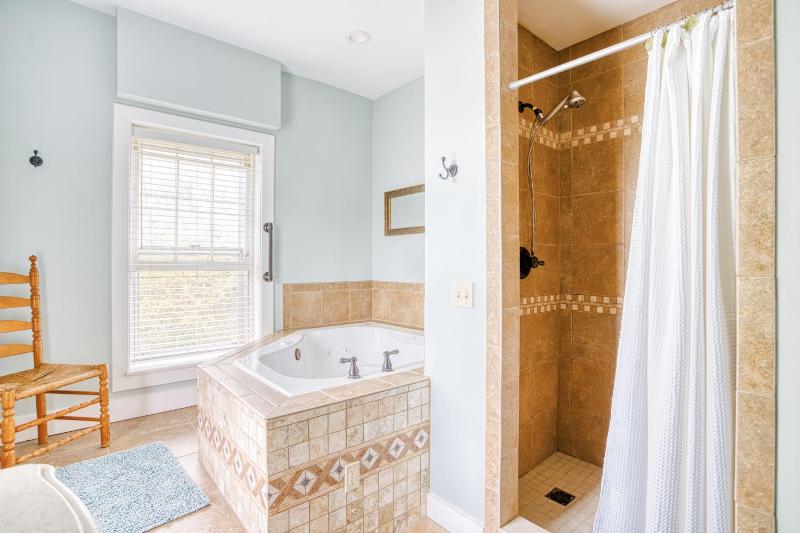 Estey Suite  image 4