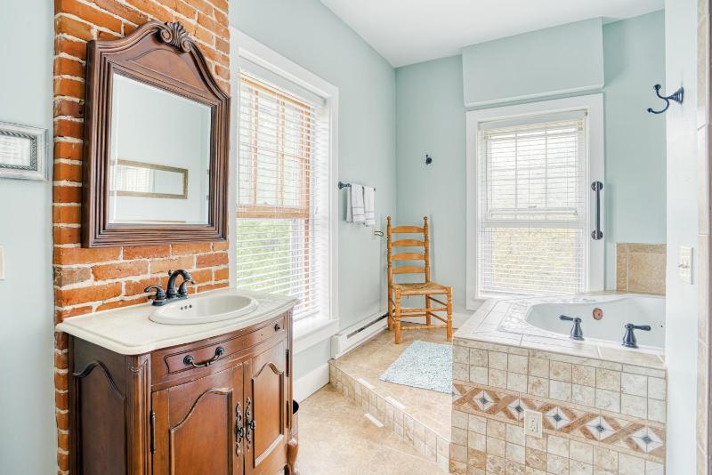 Estey Suite  image 3