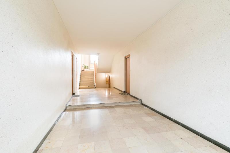 Appartement Climatisé 7mn Centre Ville 95M2 4 Adultes Bébé Garage Sous sol Arrivée Autonome - image 4