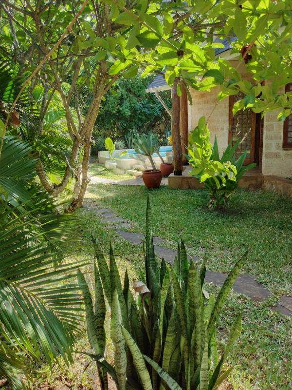 private pool cottage diani beach - image 7