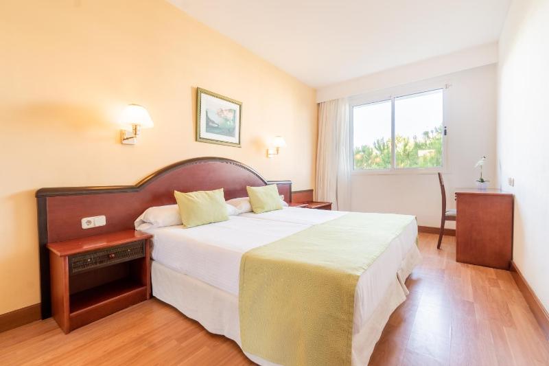 Suite with Balcony image 1