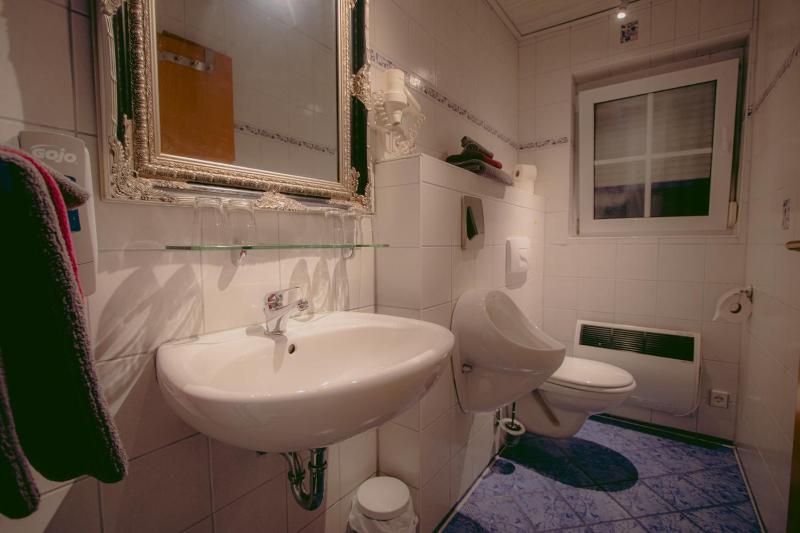 Comfort Two Bedroom Apartment image 3