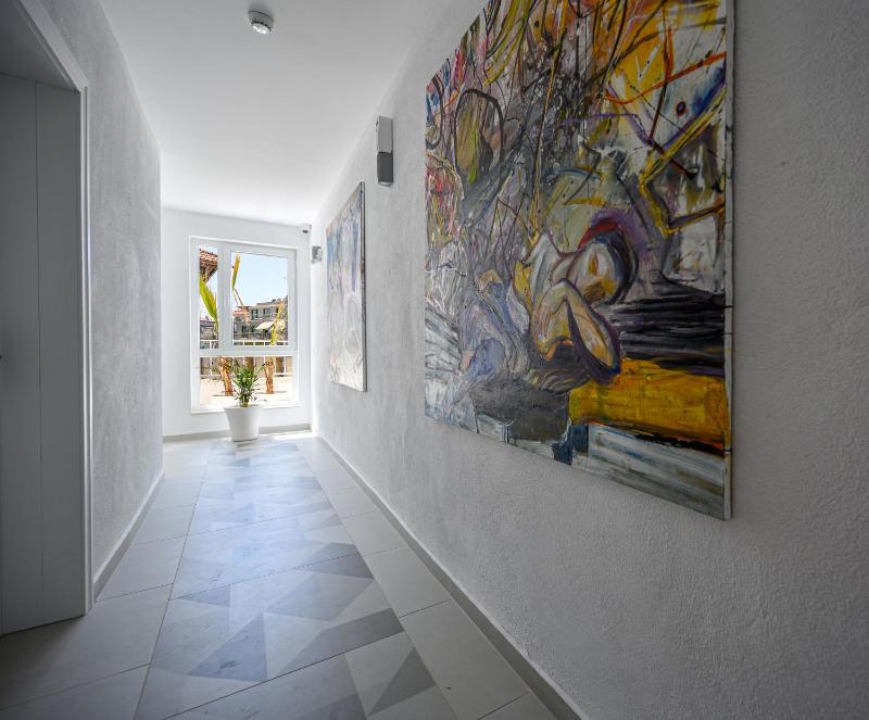 Deluxe Double Room with Balcony and Sea View image 4