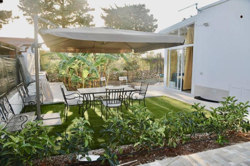 VILLA MARE BLUE SR Nuovissima Villa 150m dal mare adatta a bambini Images