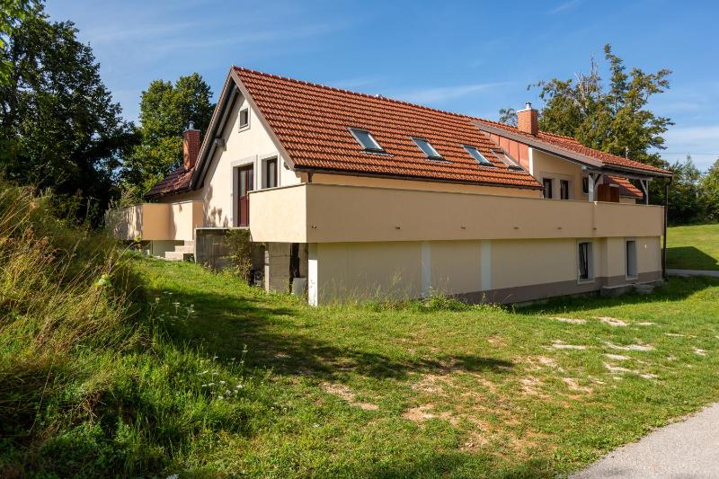 Apartment - Split Level image 4