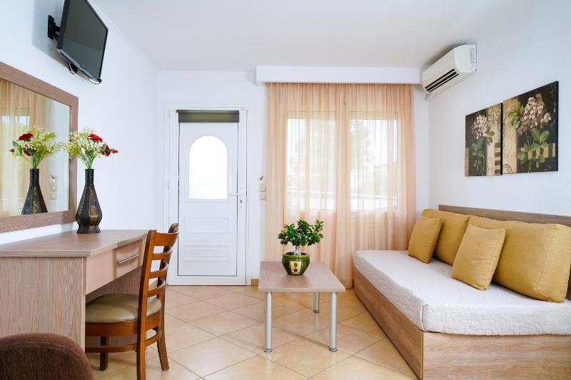 One-Bedroom Apartment image 2