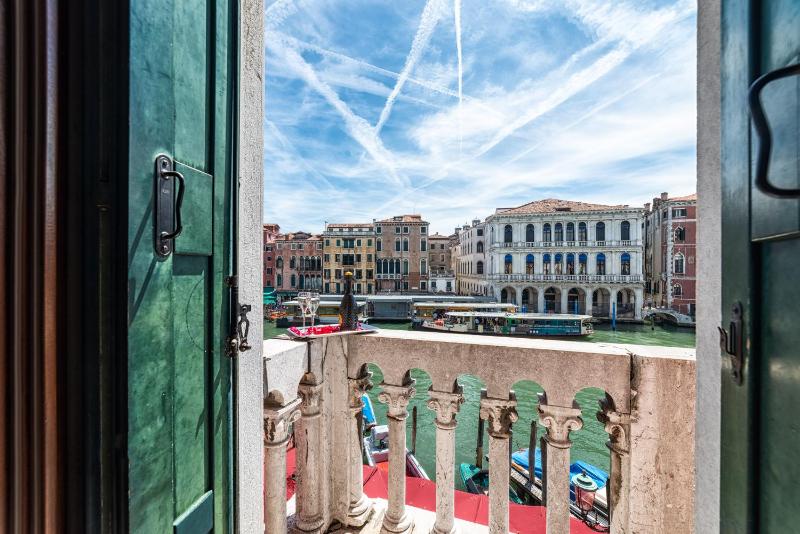 Royal Rialto Apartment - Grand Canal View - image 11