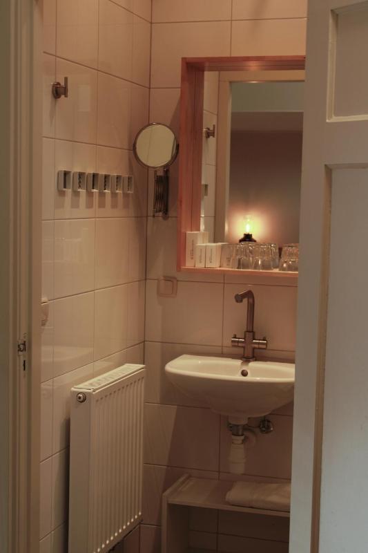 Comfort Triple Room with Shower image 4