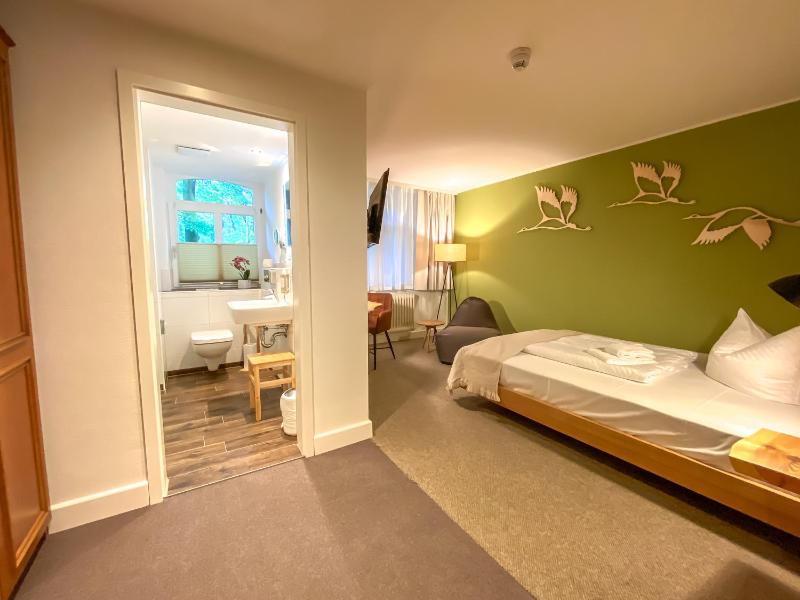 Single Room image 3