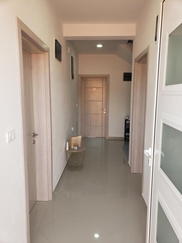 Gjoni Apartments - image 3