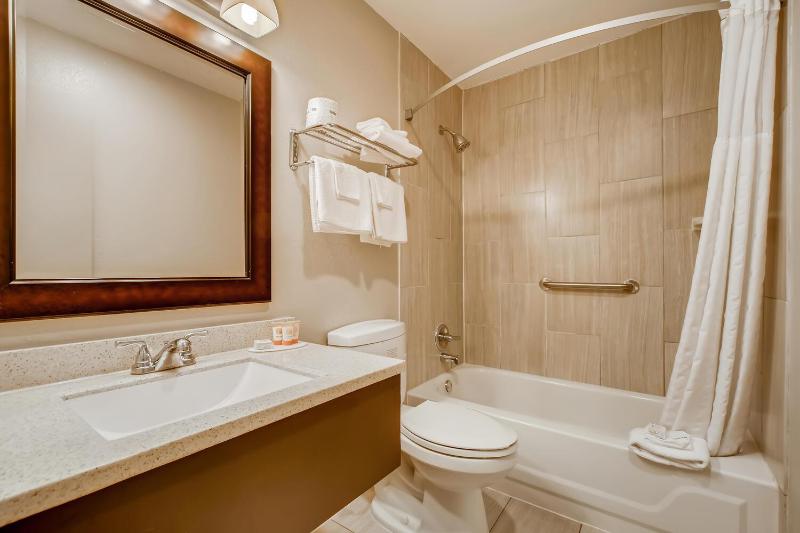 King Room - Non-Smoking image 3
