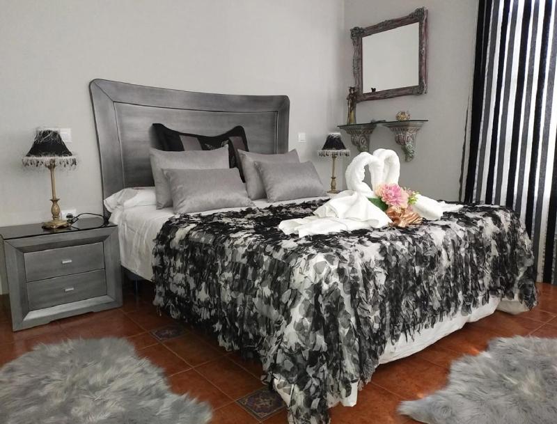 Double Room image 1