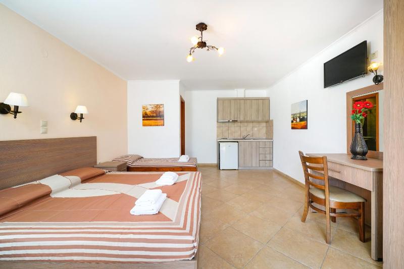 Superior Double Room image 3