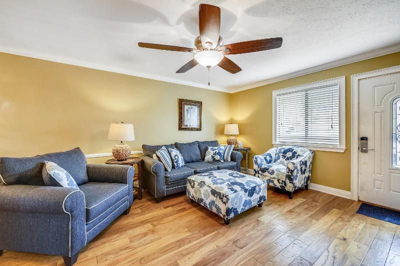 Two-Bedroom Townhouse image 2