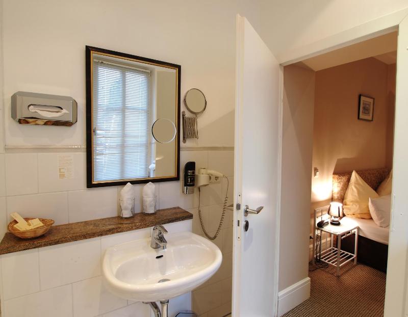 Comfort Single Room image 2