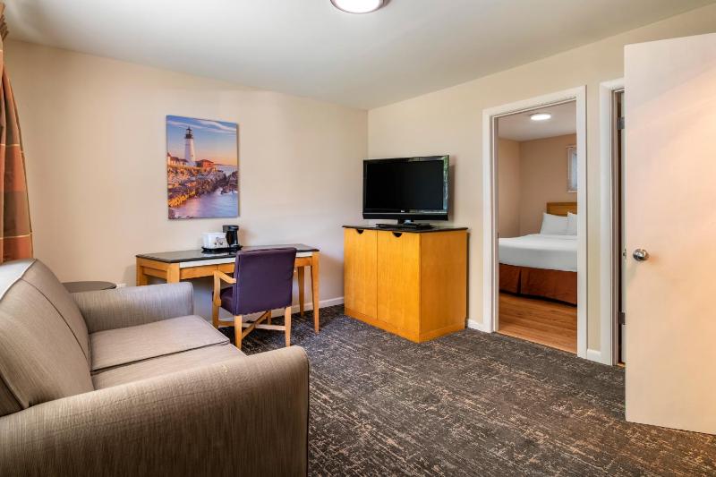 Two-Bedroom Suite image 4