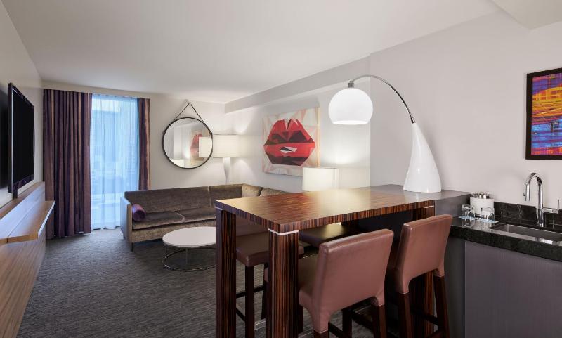 King Suite, Non Smoking - Caesars Suites image 4