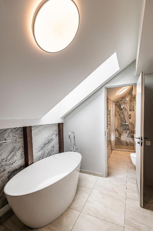 Attic Suite image 4