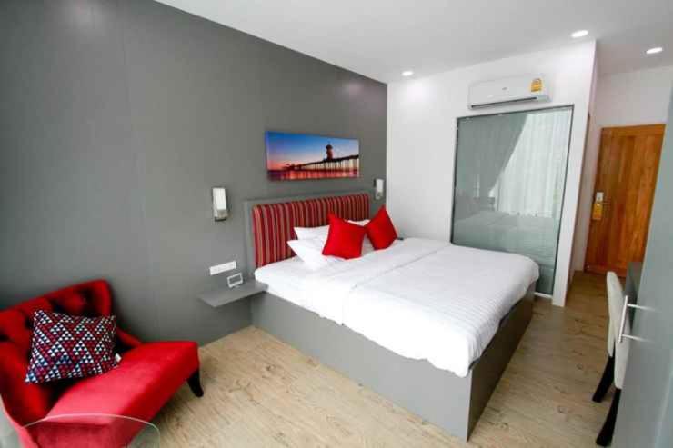Deluxe King Room image 1