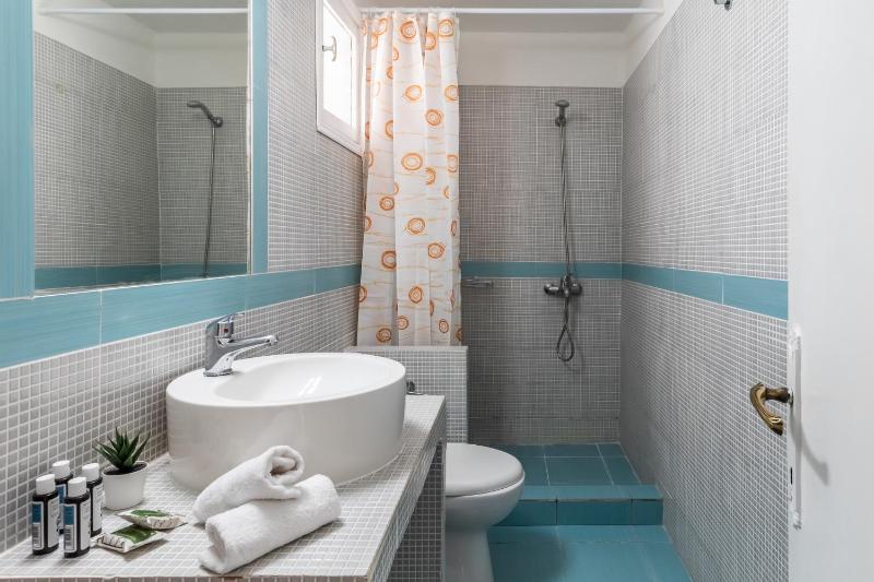 PSARIANOS BEACHFRONT APARTMENTS - image 15