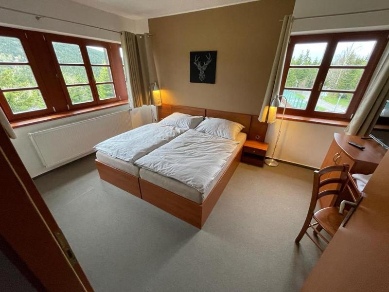 Double Room image 4