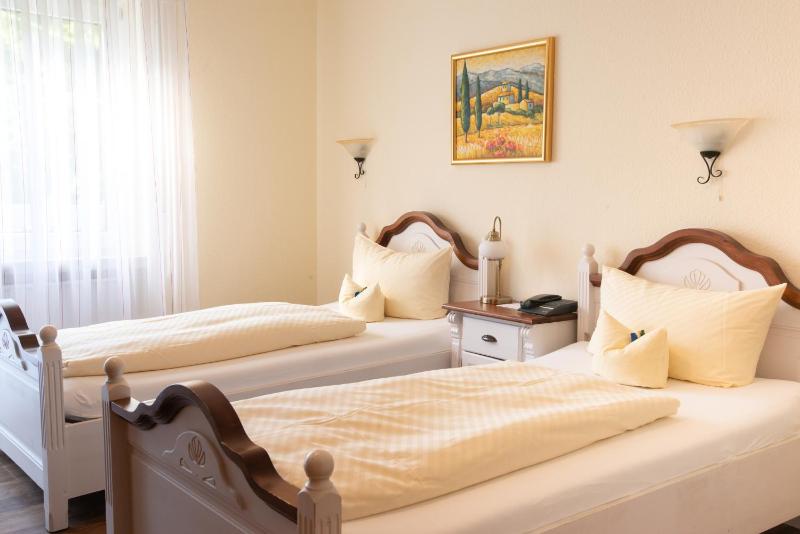 Single Room image 2