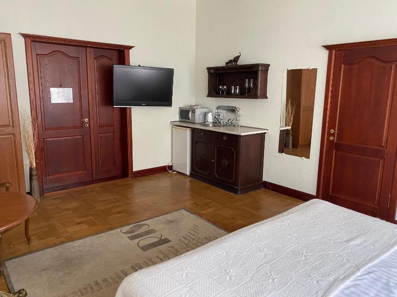 Hotel Kert FREE PARKING - image 13