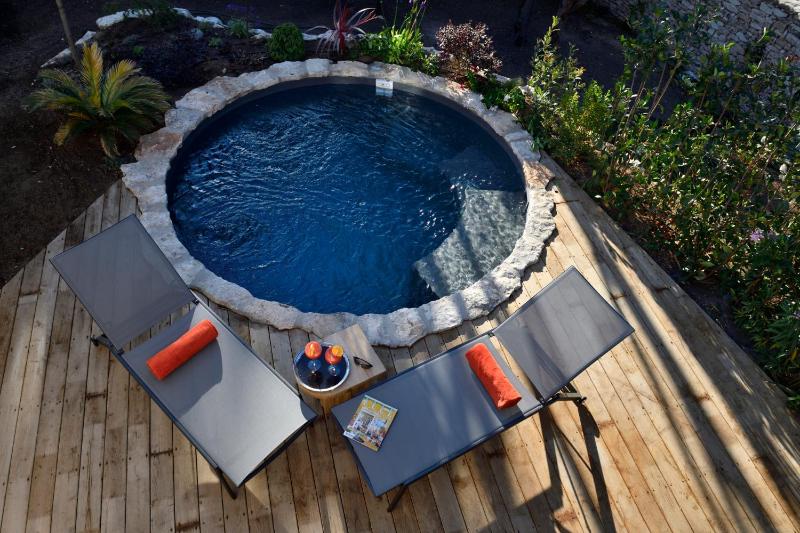 Junior Suite with Spa Bath and Sauna- Private Garden and Private Heated Swimming Pool image 1