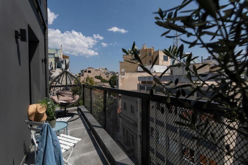 Junior Suite with Balcony image 4