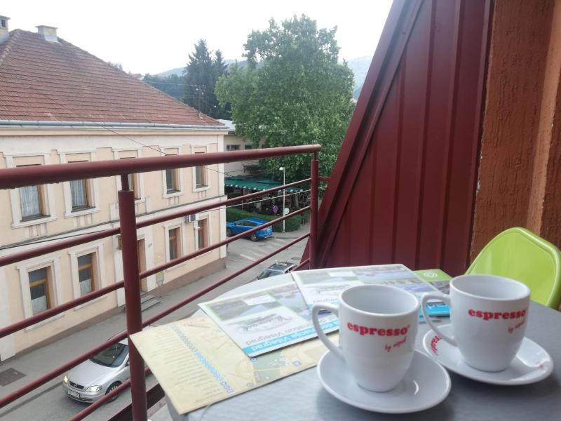 Studio with Balcony image 2