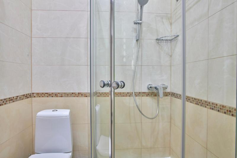 Standard Twin Room image 3