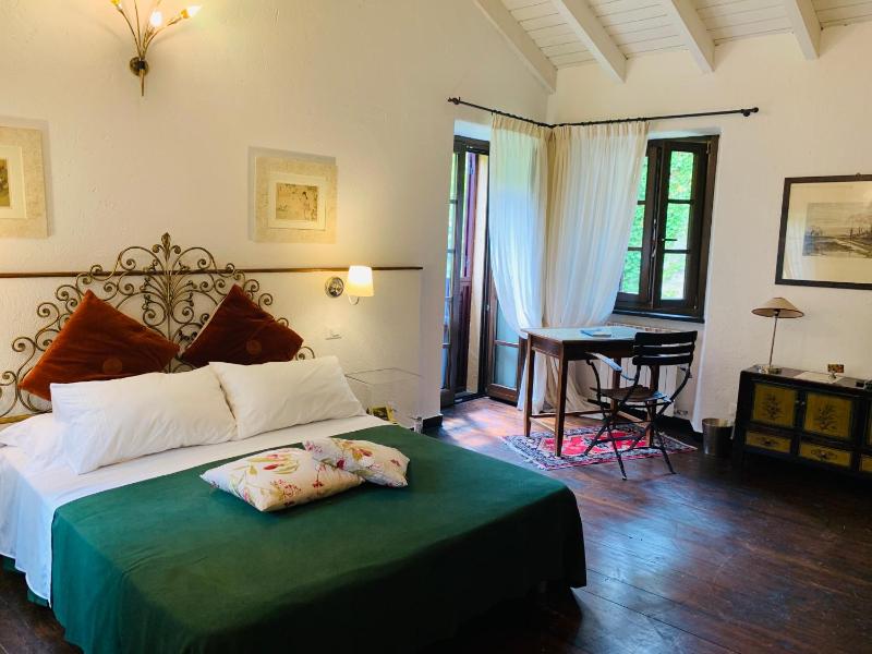 Double Room with Garden View image 3