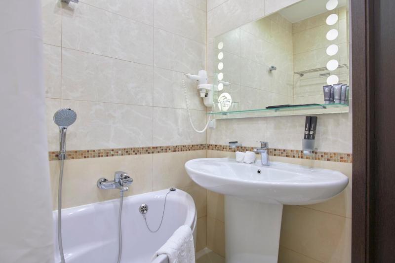 Superior Double Room with a Pool View with Dolphins image 3